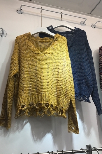 Πλεκτό γυναικείο πουλόβερ με ντεκολτέ σε σχήμα V σε δύο χρώματα