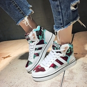 Κομψά γυναικεία πάνινα παπούτσια σε τρία χρώματα κατάλληλα για  τη καθημερινή ζωή