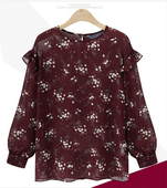 Καθημερινή γυναικεία μπλούζα με κολάρο σε σχήμα O και floral μοτίβα