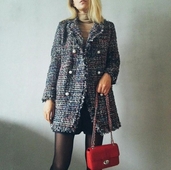 Γυναικείο μακρύ παλτό με ενδιαφέρουσες περικοπές