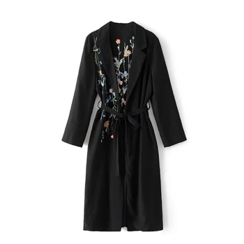 Дълго есенно дамско палто с бродерия в черен цвят
