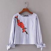 Γυναικείο πουκάμισο για το φθινόπωρο με μανικέτια με μανσέτες