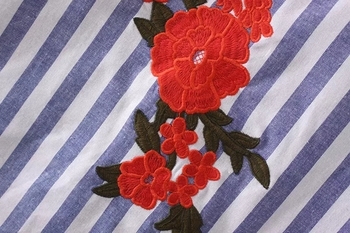 Есенна дамска риза на райе с маншети