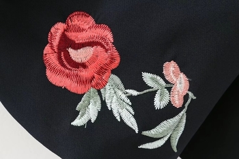 Αθλητικό κομψό γυναικείο σακάκι με floral κεντήματα