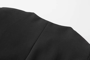 Интересен модел дамски блейзър с декорация мъниста, в черен цвят