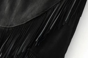 Стилна дамска пола в черен цвят с ресни