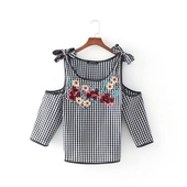 Κομψή γυναικεία μπλούζα με κέντημα και μανίκια 3/4 