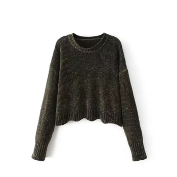 Πλεκτό γυναικείο πουλόβερ σε ένα καθαρό σχέδιο κατάλληλο για την καθημερινή ζωή