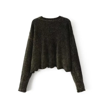 Плетен дамски пуловер в изчистен дизайн, подходящ за ежедневие