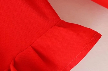 Μαλακό γυναικείο πουκάμισο με φαρδιά μανίκια σε κόκκινο χρώμα