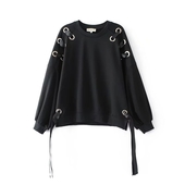 Γυναικεία μπλούζα για το φθινόπωρο και το χειμώνα σε μαύρο χρώμα με κορδόνια
