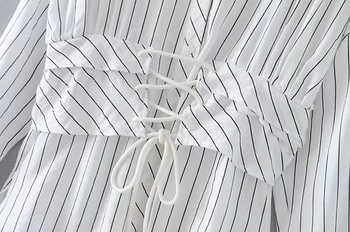 Дълга дамска риза с корсет в бял цвят