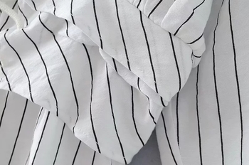 Дълга дамска риза с корсет в бял цвят