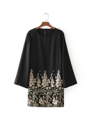 Φθινόπωρο-χειμωνιάτικο γυναικείο φόρεμα με κεντήματα