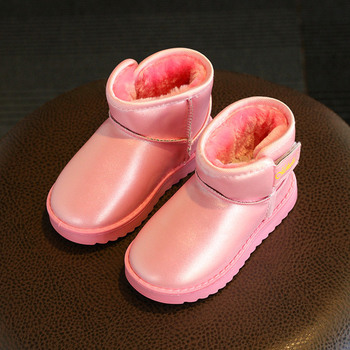 Γλυκιές  παιδικές μπότες για κορίτσια και αγόρια σε διαφορετικά χρώματα