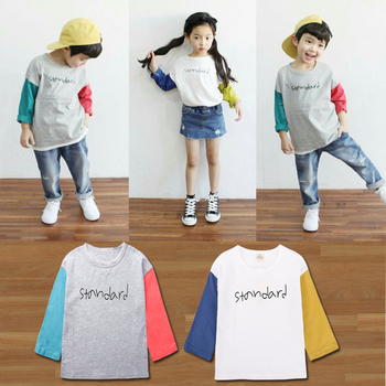 Παιδική μπλούζα για το φθινόπωρο με χρωματιστά μανίκια και επιγραφή - unisex