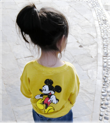 Анимационна есенна детска блуза за момичета в жълт цвят