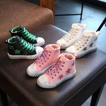 Κομψά παιδικά πάνινα παπούτσια για κορίτσια σε τρία χρώματα με λαμπερή διακόσμηση