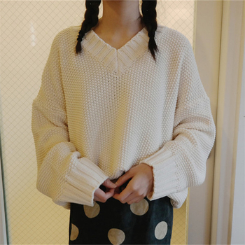 Πολύ ζεστό γυναικείο πουλόβερ με λαιμόκοψη σε σχήμα V