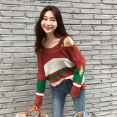 Όμορφο γυναικείο πουλόβερ με ευρύ μοτίβο