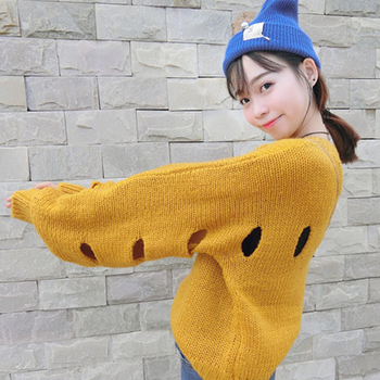 Ежедневен дамски пуловер, подходящ за студените дни