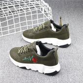 Casual γυναικεία αθλητικά πάνινα παπούτσια με κεντημένο τριαντάφυλλο -  σε μαύρο και πράσινο χρώμα