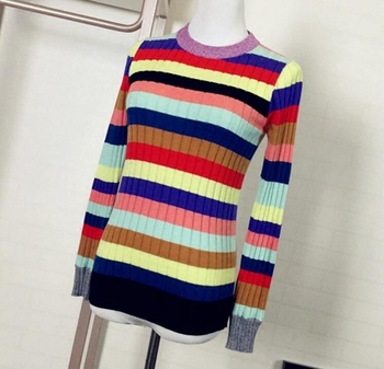 Καθημερινό γυναικείο πουλόβερ με κολάρο σε σχήμα O σε ρέοντα χρώματα