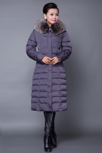 Μακρύ γυναικέιο κομψό και πολύ άνετο ζεστό μπουφάν  με  γούνα στο γιακά 