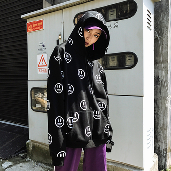 Γυναικείο φούτερ  για το φθινόπωρο  με μαύρη κουκούλα με εικόνες