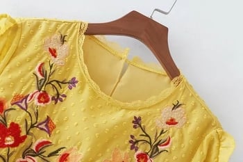 Дамска блуза с флорална бродерия в два цвята