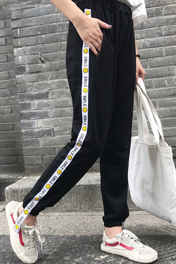 Спортен актуален дамски панталон с висока талия и цветен надпис
