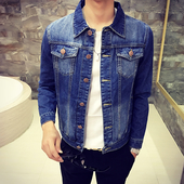 Ανδρικό μπυφάν denim με μαύρη εκτύπωση στην πλάτη