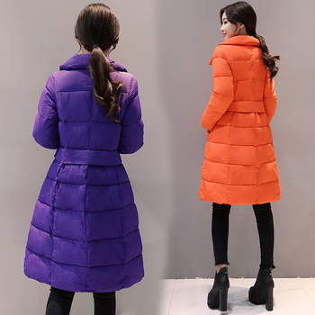 Γυναικέιο μακρύ μπουφάν για το χειμώνα σε τέσσερα χρώματα σε ένα κομμένο μοτίβο