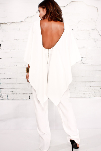 Κομψές γυναικείες ολόσωμες φόρμες με λευκά χρώματα και ευρύ σχέδιο