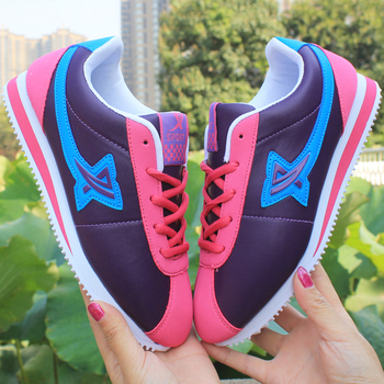 Αθλητικά γυναικεία παπούτσια σε τρία χρώματα