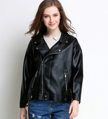 Ευρύ δερμάτινο γυναικέιο μπουφάν