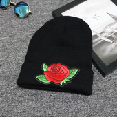 Καθημερινό καπέλο χειμωνιάτικο με μοντέρνα κεντήματα, 4 σχέδια