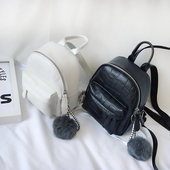 Γυναικείο μίνι φουσκωτό με δύο χνουδωτά φτερά