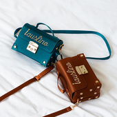 Κομψή τσάντα μίνι κυρίες σε διάφορα χρώματα με επιγραφή