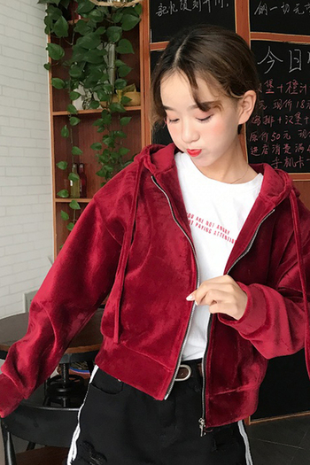 Κομψή πολυτελή γυναικεία μπλούζα με κόκκινο και μαύρο χρώμα