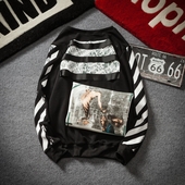 Η casual μπλούζα των ανδρών με ενδιαφέροντα μοτίβα hip-hop και εκτυπωτές + O-κολάρο