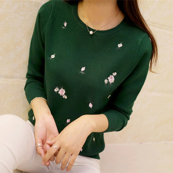 Удобен дамски пуловер с О-образна яка в различни цветове