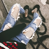 Τζιν γυναικών σε μπαλώματα