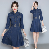 Γυναικείο τζιν φόρεμα με ένα μικρό μανίκι 3/4