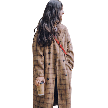 Дълго елегантно дамско палто в няколко цвята на каре