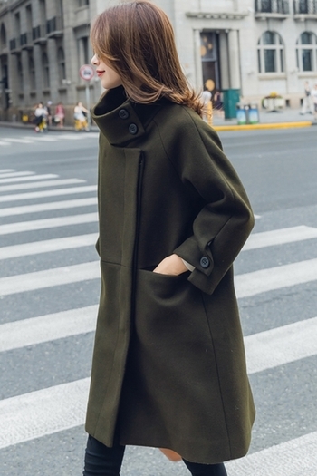 Екстравагантно дамско палто с широка поло яка