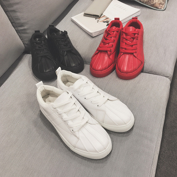 Κομψά casual αθλητικά παπούτσια σε μαύρο, λευκό και κόκκινο